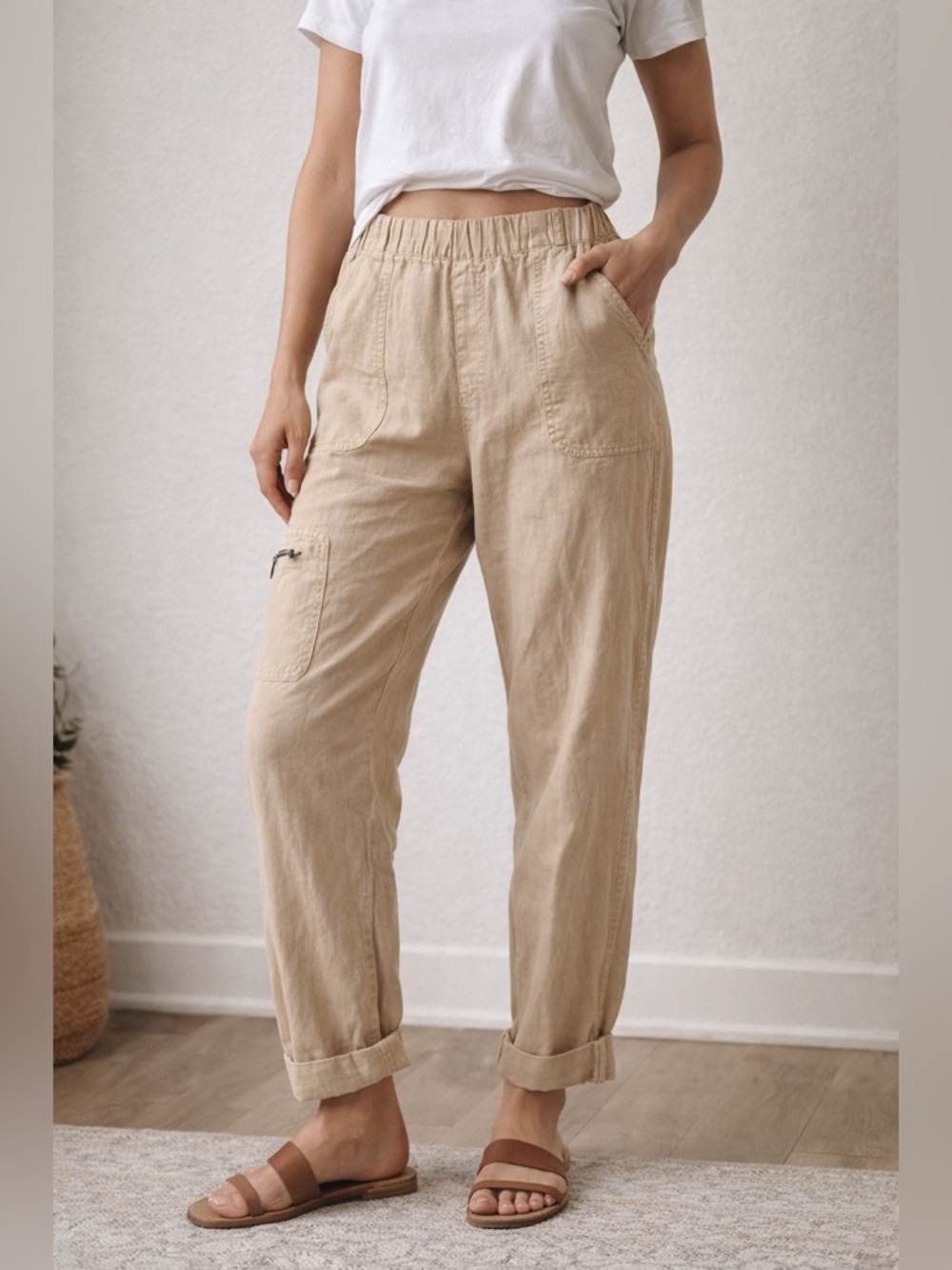 Nicole Miller linen lyocell blend pants in size medium.